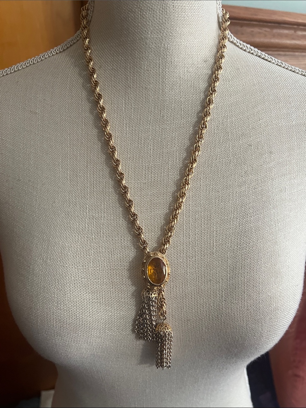 Vintage Gold Chain & Tassel Adjustable Necklace - Picture 10 of 12